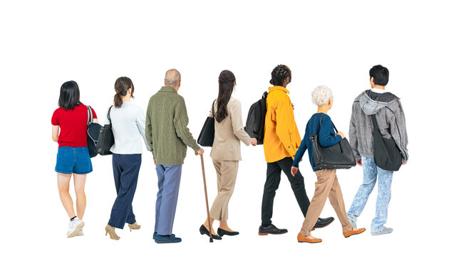 歩きながら何かを眺める幅広い世代の人々の後ろ姿　手作業で精密に切り抜いた背景透過全身写真PNG（1人ずつのPNG画像も販売しております。作成者リンクから「PNG」で検索してください）