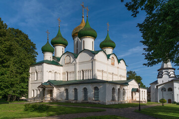 Obraz premium View of the Transfiguration Cathedral on the territory of the architectural and museum complex of the Spaso-Evfimiev Monastery on a sunny summer day, Suzdal, Vladimir region, Russia