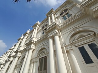 Obraz premium Majestic Exterior View of Jai Vilas Palace Showcasing Magnificent Architectural Design, Ornate Details, and Grand Royal Heritage in Gwalior, Madhya Pradesh, India