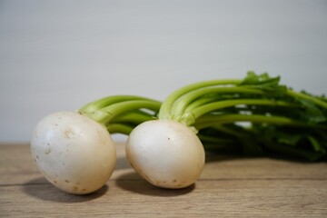 新鮮なカブの白い輝き