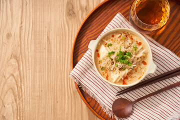 ヘルシーで美味しい豆乳坦々スープ - 冬のダイエットにぴったり