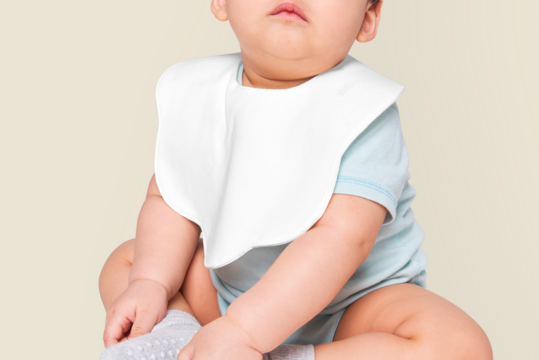 Png baby's apron mockup in studio