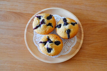 焼きたてのブルーベリーマフィンでティータイム