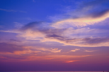 Fototapeta premium Stunning Twilight Sky with Colorful Clouds at Sunset Dramatic Sky