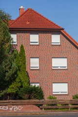 Wohngebäude aus Backstein, Jever, Ostfriesland, Niedersachsen, Deutschland