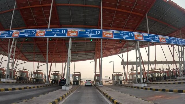 Delhi-Mumbai Expressway toll booths