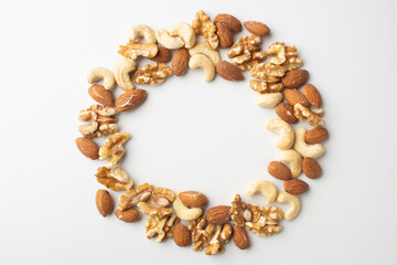 ミックスナッツで丸印