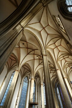 Architektur mit Kreuzgang und Gew&ouml;lbe der r&ouml;misch-katholischen Kirche Sankt Lamberti am 02.01.2025 Prinzipalmarkt in der Altstadt von M&uuml;nster in Westfalen im M&uuml;nsterland