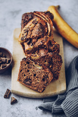 cake fait maison banana bread à la banane et pépites de chocolat