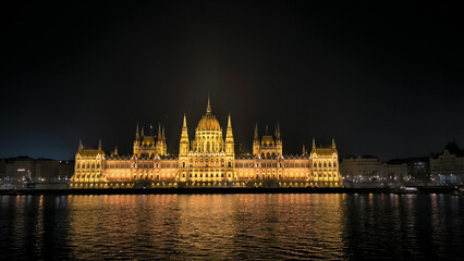 Fototapeta premium Hungary's Parliament building in Budapest by the Danube river