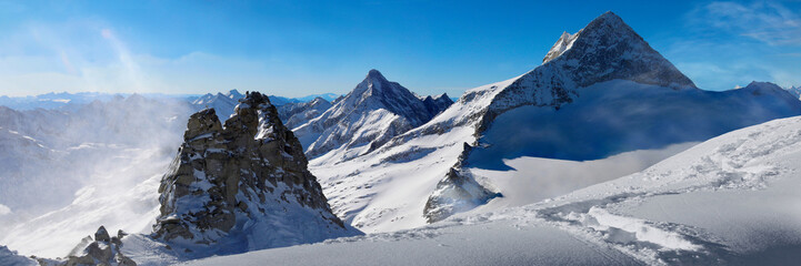 Tuxer Alpen, Gebirgsgruppe im Winter, Zentrale Ostalpen, Schneebedeckte Gipfel, &Ouml;sterreich, Panorama 