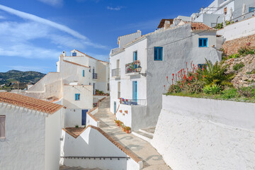 Frigiliana is distinctively Moorish in appearance, with the old quarter made up of narrow, winding, cobblestone streets full of small shops, tapas bars and restaurants well worth exploring