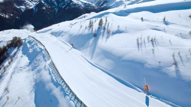 Vue de drone de la station de ski d'Auron, dans les Alpes, pr&egrave;s de Nice, France
