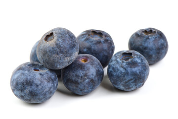 Obraz premium Forest blueberries, isolated on white background.