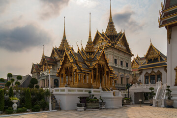 Fototapeta premium Grand Palace and the Temple of the Emerald Buddha - Wat Phra Kaew
