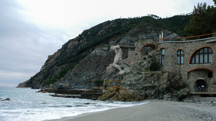 Statua del Gigante Cinque Terre Villages
