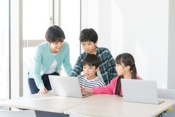 
撮影協力：学校法人電波学園　東京電子専門学校