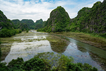 世界遺産　ベトナムの景観関連遺産　タムコック