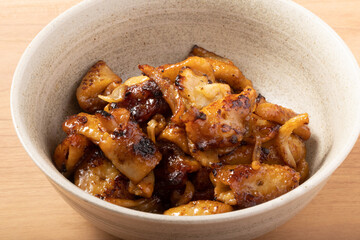 鶏皮　炭火焼き