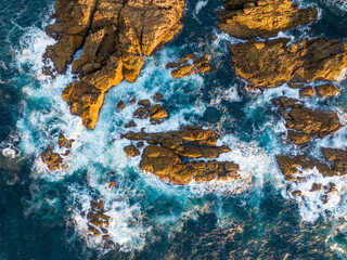 Faro del Cabo de Sines en el Distrito de Setúbal , Portugal 