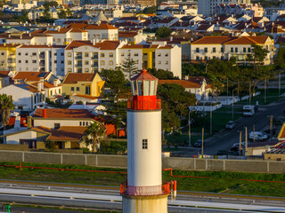 Faro del Cabo de Sines en el Distrito de Setúbal , Portugal 