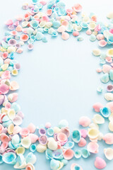 貝　貝殻　夏　パステルカラー　水色　青　背景　フレーム　素材　壁紙　かわいい　爽やか