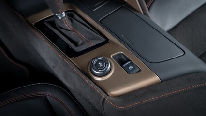 Obraz premium Shifter inside a car