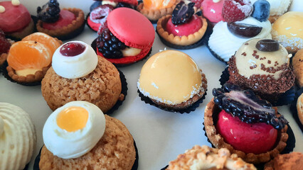 Un assortiment de délicieuses mignardises