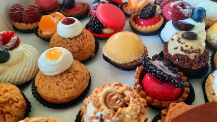 Un assortiment de délicieuses mignardises