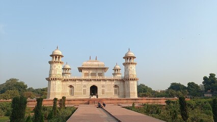 Obraz premium Agra, India, 24 November 2024: Itmad-ud-Daula as known as Baby Taj is a white marble mausoleum built during Mughal empire in Agra, India