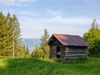 Obraz premium Alte Berghütte auf dem Weg zum Rubihorn