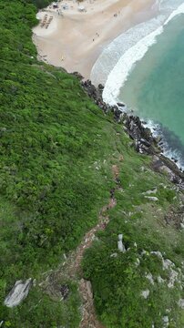 Ilha Praia Lagoinha do Leste Para&iacute;so Floripa Parque Florian&oacute;polis Santa Catarina Brazil Corrida Trilha Natureza Areia Mar Vegeta&ccedil;&atilde;o Aventura Esporte Turismo Sol Cen&aacute;rio Caminhada Explora&ccedil;&atilde;o Adrenalina