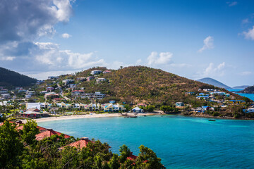 Obraz premium Water Bay, also known as Pineapple Bay and Margaritaville St. Thomas is a quiet tranquil body of water with a beautiful beach.