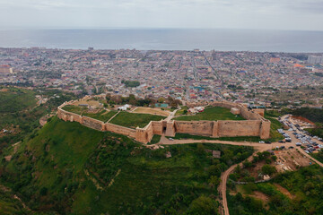 Fototapeta premium Naryn-Kala fortress in Derbent, Dagestan, Russia, aerial view