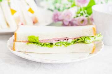 ハムレタスサンド