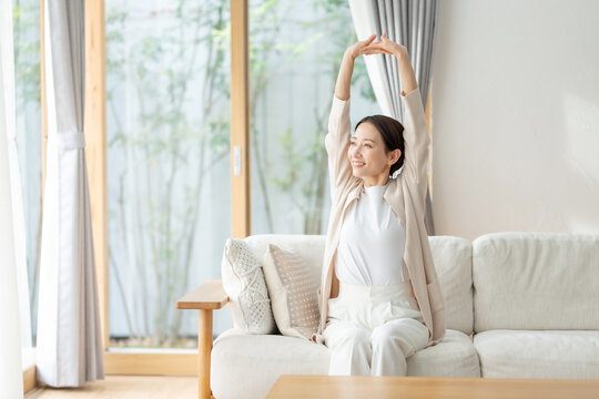 女性