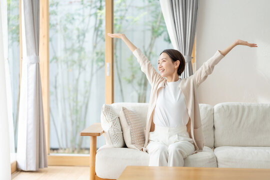 女性
