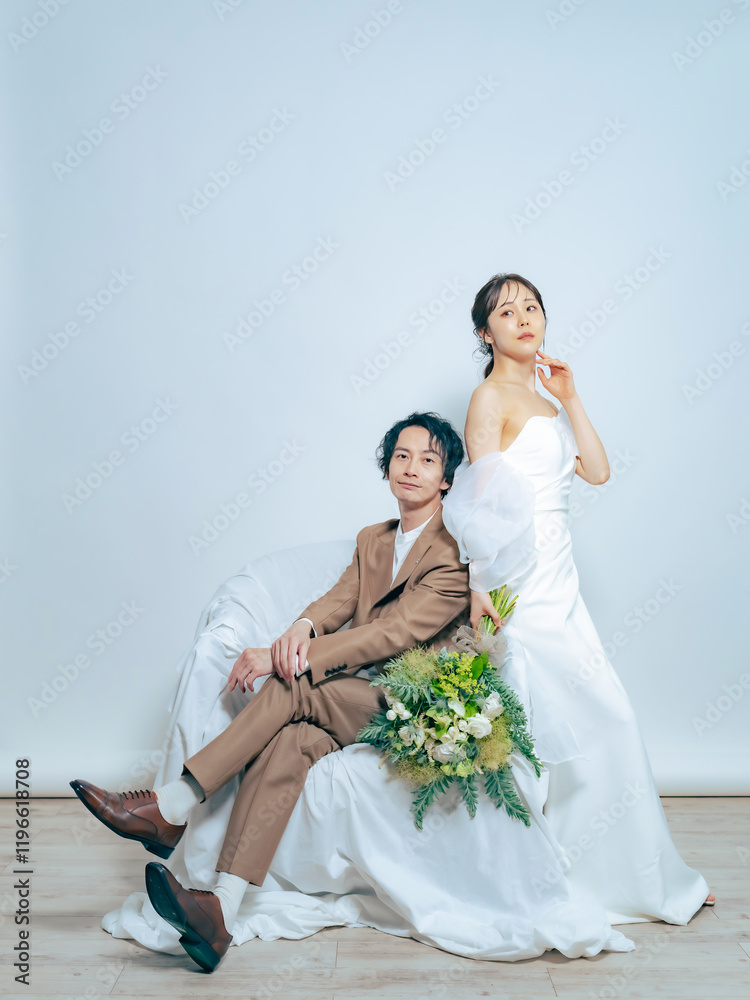 Poster ブライダル、結婚、ウエディング、新婦、新郎、ウェディング、ポートレート、前撮り、かっこいい、クール、婚活、結婚式、ウェディングドレス、ブーケ、婚礼、フォト、スタジオ、写真館、座る、フォーマル、花束、パートナー、チームワーク、支える、サポート、お洒落、ファッション、ドレス、美容、モデル、スーツ、タキシード、美男美女、男性、女性、花嫁、花婿、カップル、日本人、カジュアル、シリアス、若い、新婚、20代、