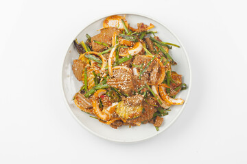 A side dish made with acorn jelly mixed with various vegetables and seasonings.