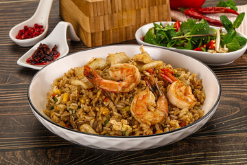 Vietnamese fried rice with prawn and squid Kom Ran