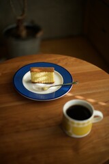 カステラをおやつにコーヒータイム