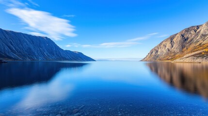 Obraz premium Serene mountain lake reflection