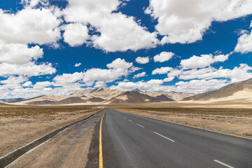A view of the beautiful himalayan mountains at moray plains, passing through the keylong-leh road, in Ladakh, India.
