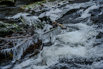Ein frostiger Tag im niederbayerischen Perlbachtal