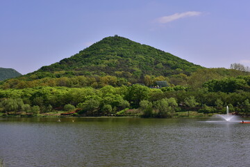 푸른 여름의 관모산