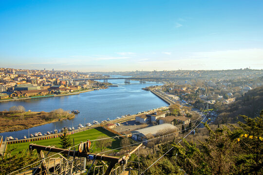 under the deep blue sky Landscape view from the top of the pierre loti hill golden horn, halic and cityscape in istanbul, constantinople