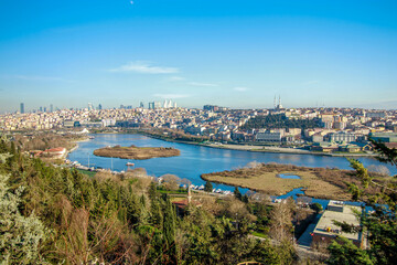 Fototapeta premium under the deep blue sky Landscape view from the top of the pierre loti hill golden horn, halic and cityscape in istanbul, constantinople