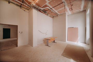 Wnętrze remontowanego pomieszczenia © rozentuzjazmowany