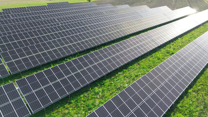 Solar power installation in large field harvesting sunlight