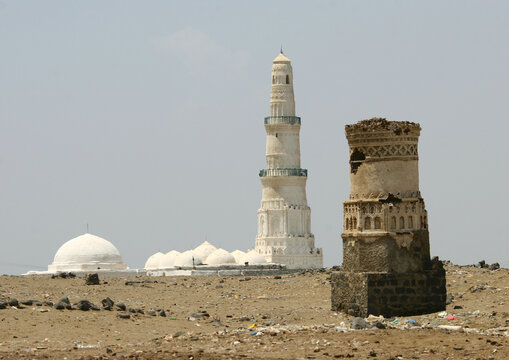 Mocha mosque minaret , Yemen
